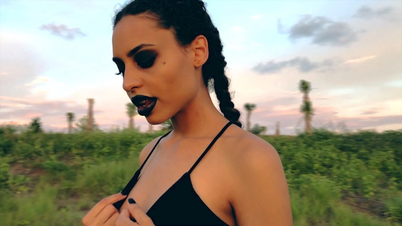 Xëna - Knock Knock (Official Music Video)