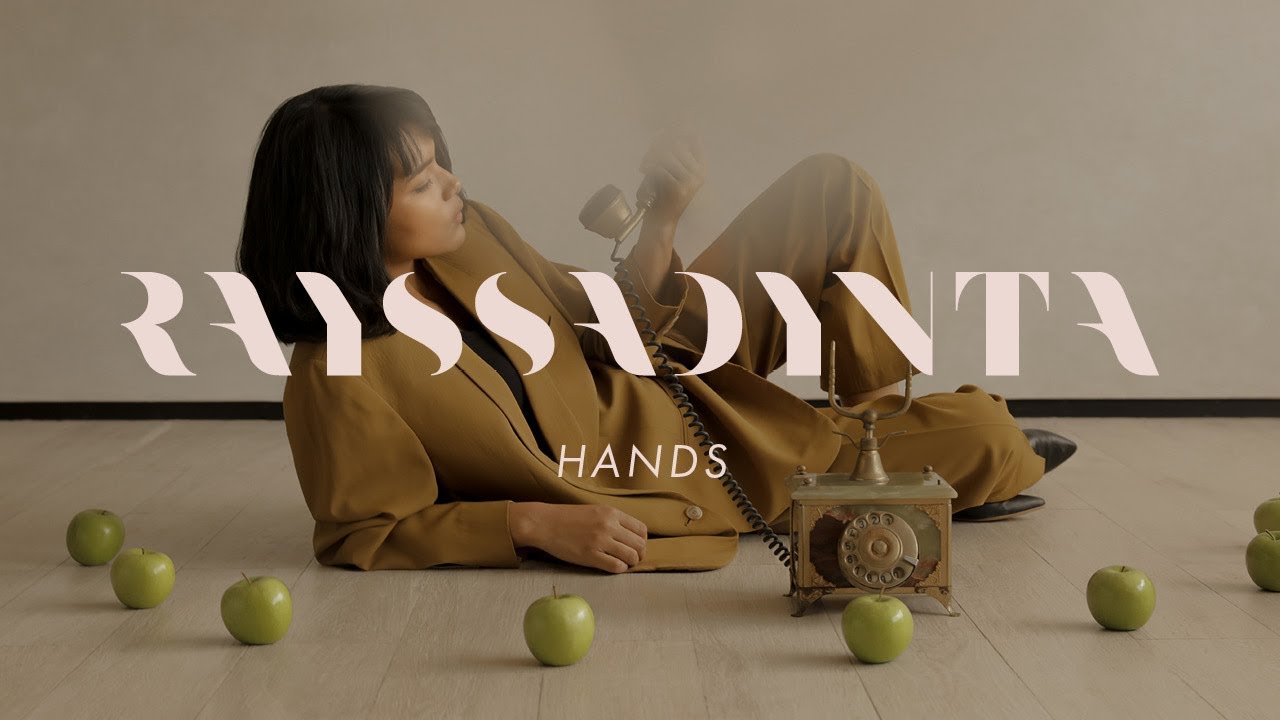 Rayssa Dynta - Hands (Lyrics Video)