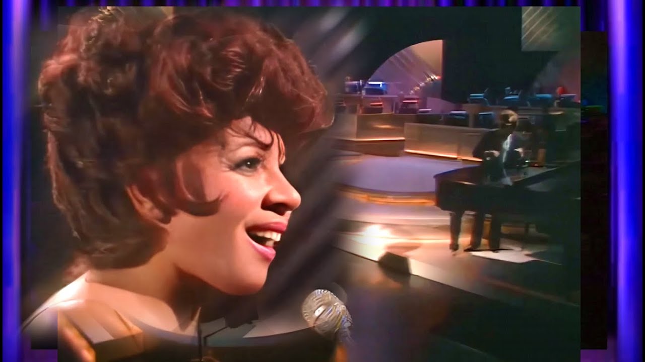 Shirley Bassey - SING / When You Smile (1974 TV Special)