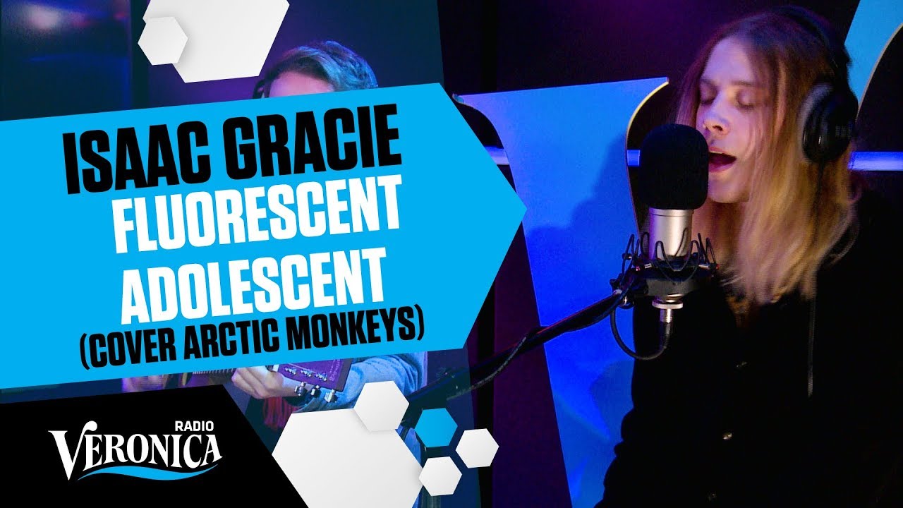 Heerlijke akoestische cover 'Fluorescent Adolescent' door talent Isaac Gracie! // Live bij Giel