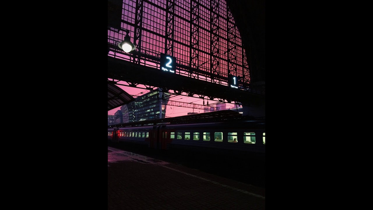 црвених цветова-поезд везущий ночь