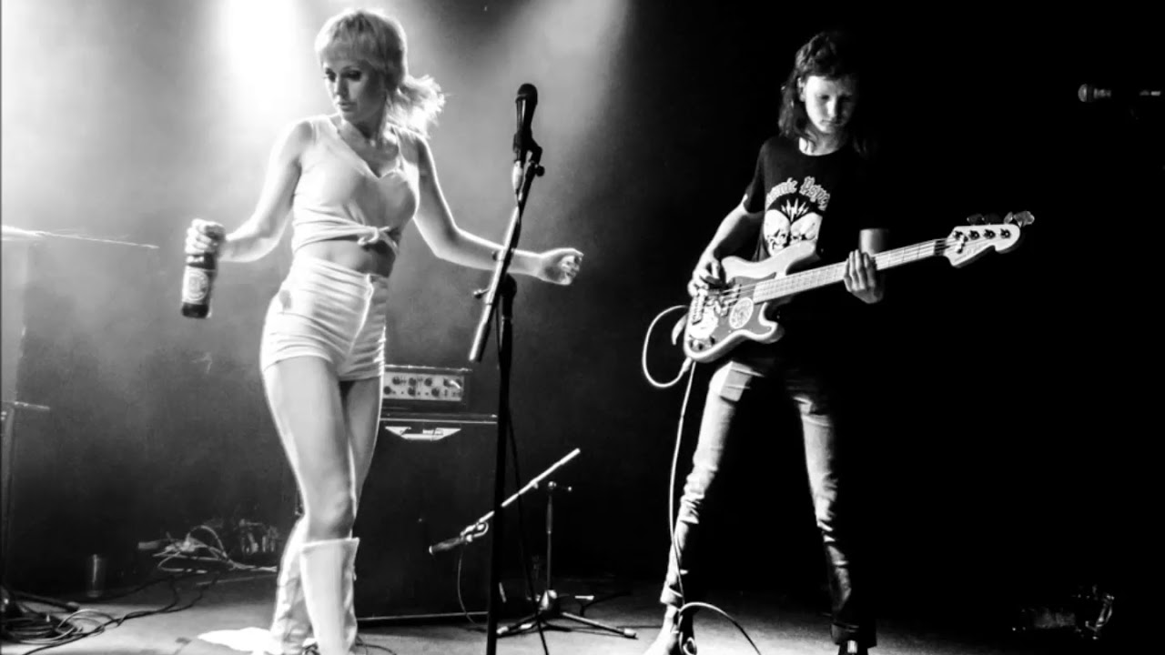 Amyl And The Sniffers "I'm Not A Loser"