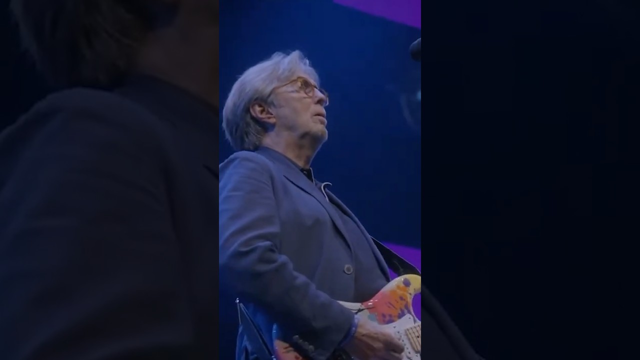 Eric Clapton performing "Layla" with @johnmayer at the 2019 Crossroads Guitar Festival