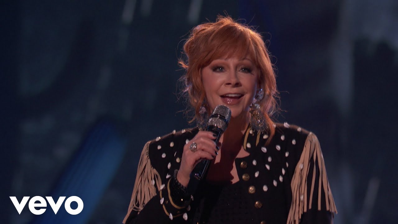Reba McEntire - I Can't (Live From NBC The Voice)