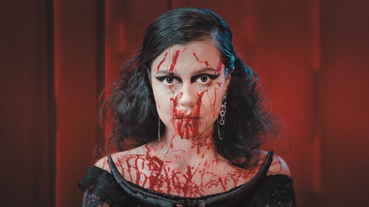 Violet Orlandi - Bunch Of Fives (Official Music Video)