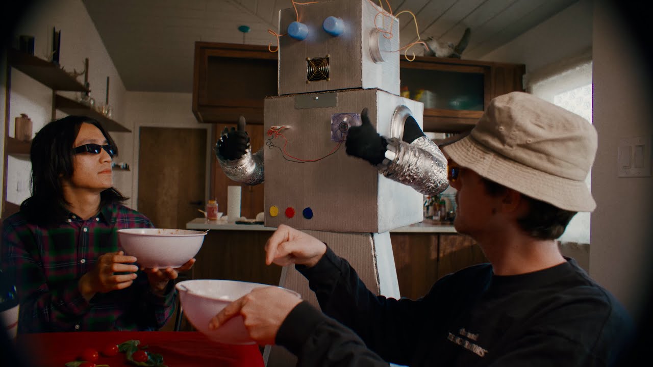 EYEDRESS - SPAGHETTI (FEAT. HOMESHAKE) (OFFICIAL VIDEO)