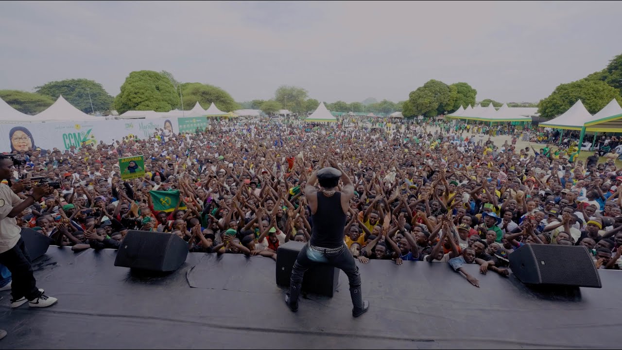 Mbosso na vijana wenzake wa UVCCM  kuelekea kilele Cha Maadhimisho Ya Miaka 48 Ya CCM