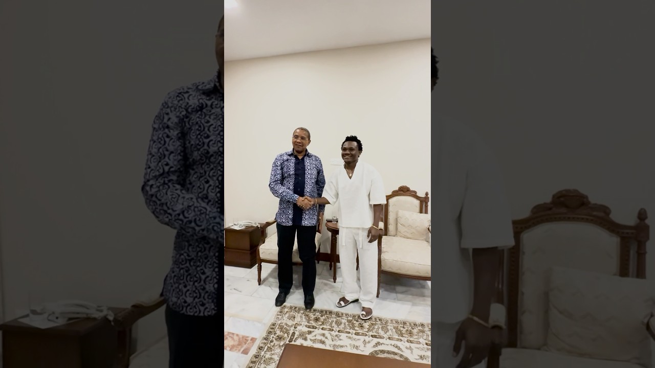 #Mbosso nyumbani kwa Rais Mstaafu #JakayaMrishoKikwete kutoa neno la Shukrani #shorts #Tanzania