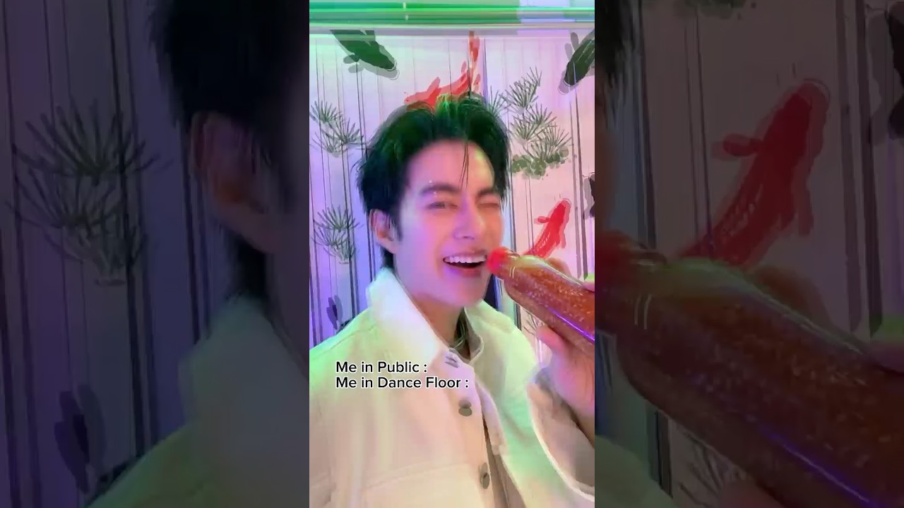 และนี่คือบุคคลที่ได้ชื่อว่า นายกสมาคม T-POP‘#PROXIEGun’ ผู้ใช้น้ำจิ้มเป็นไมโครโฟน