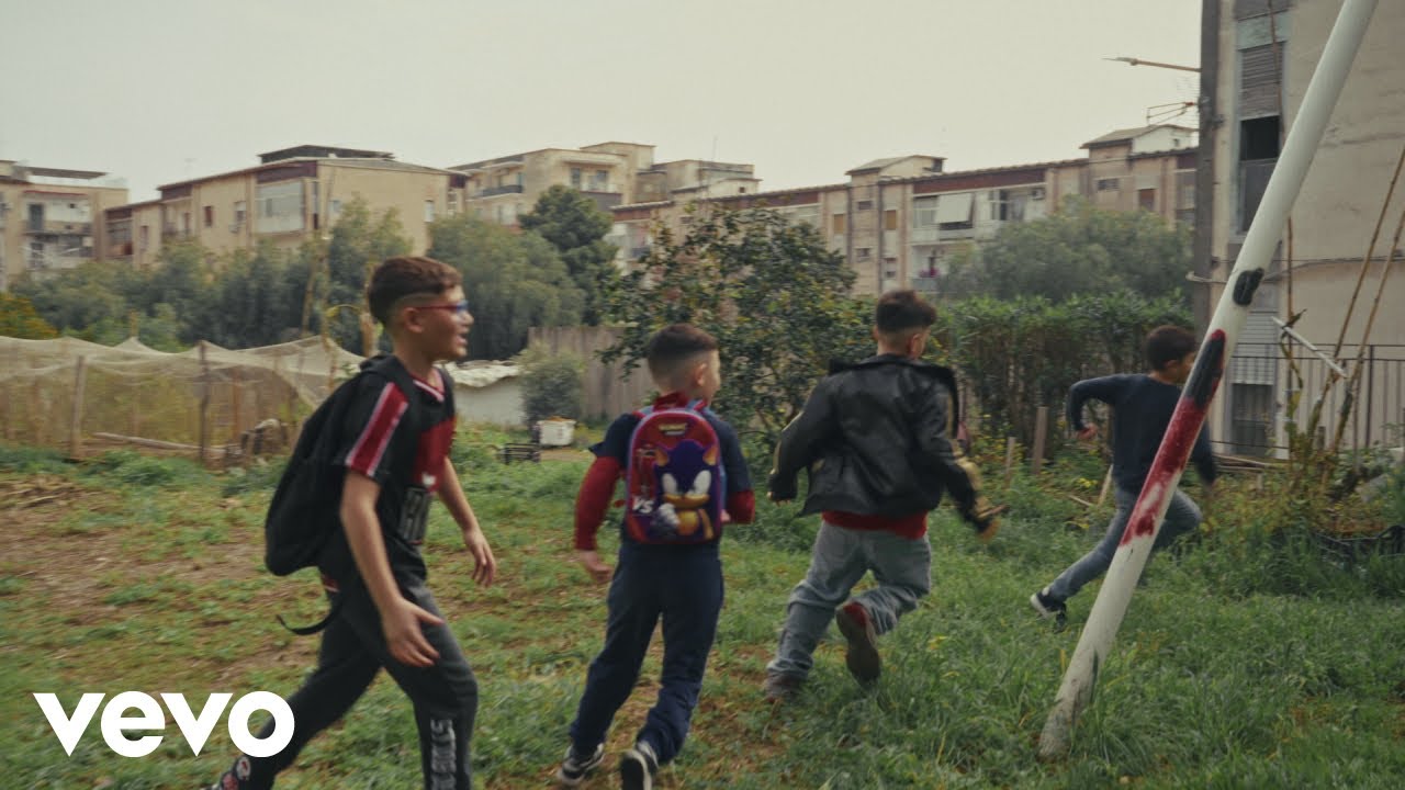 Rocco Hunt - RAGAZZO DI GIÙ (Visual Video)