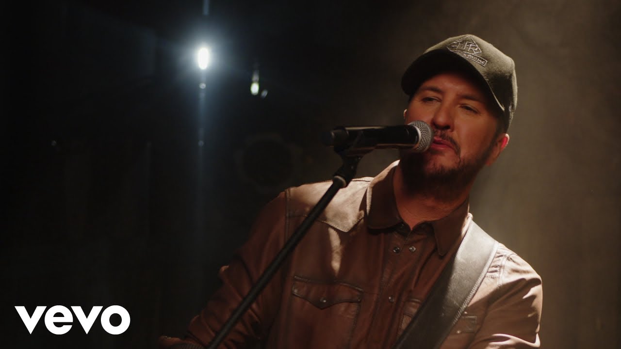 Luke Bryan - Country Song Came On (Behind The Scenes)