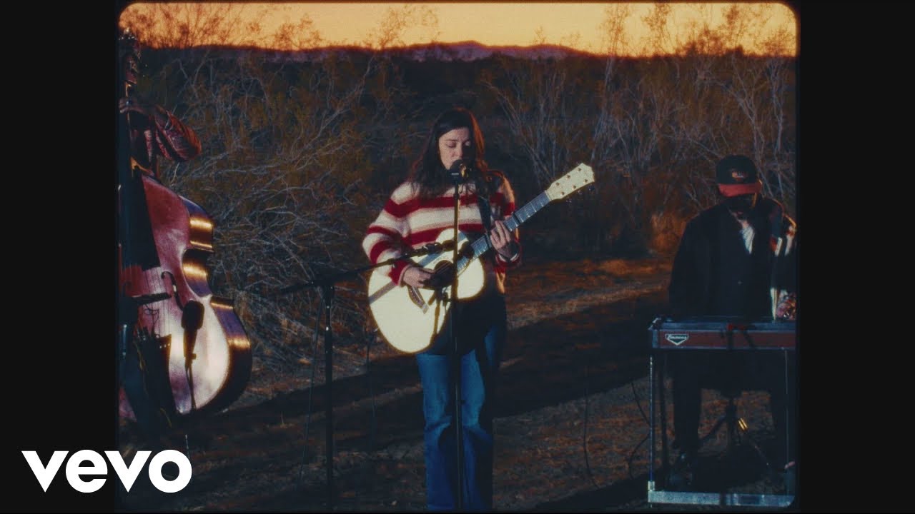 Jade Bird - Avalanche (Live at Sunset)